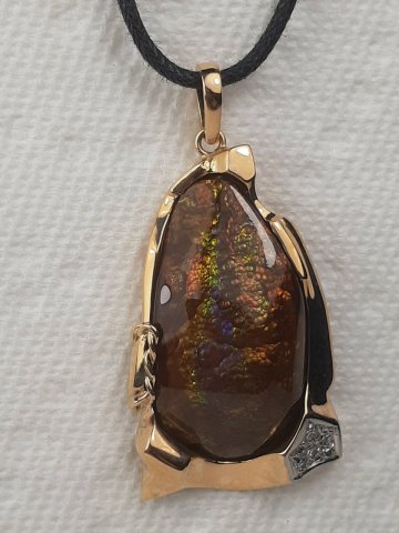 Fire agate pendant - Jewellery